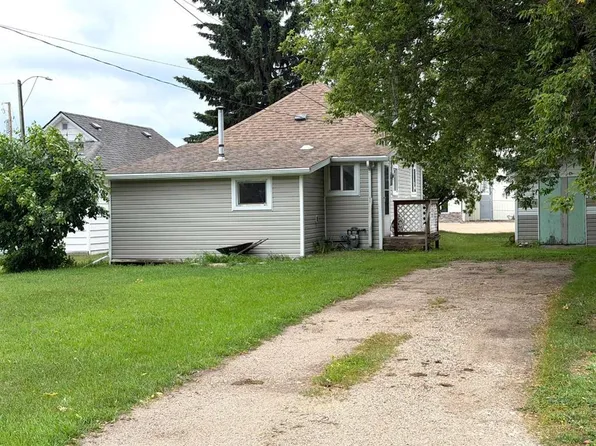 1236 S 1st Ave, Wainwright, AB T9W 1G9