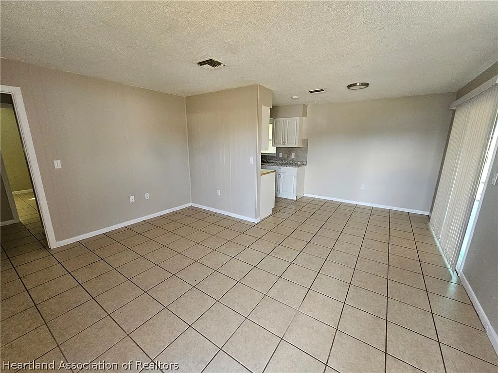 Building Photo - 4919 Manatee Dr