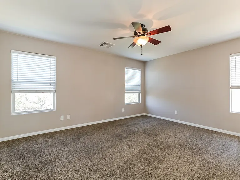 10012 Pelham Park Ave — Photo 10