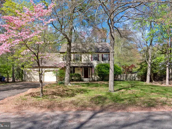 16 Nottingham Dr, Medford, NJ 08055