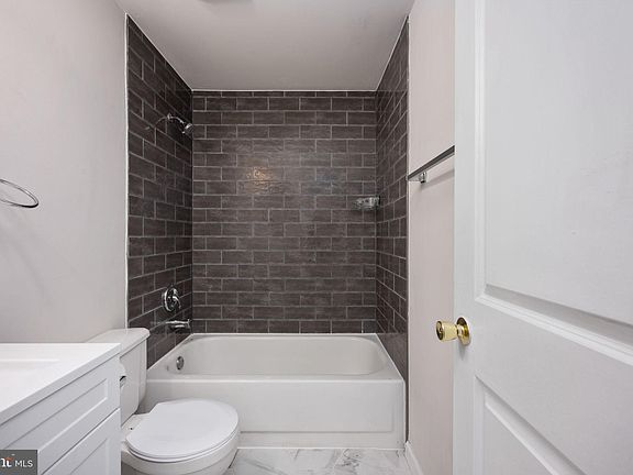 4th image of 51 Larkwood Ct