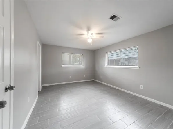 707 Corydon Dr, Huffman, TX 77336