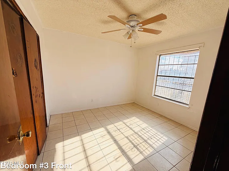 10555 Kinross Ave — Photo 8