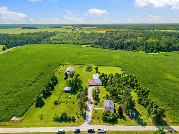 1610 Richardson Rd, Lachine, MI 49753