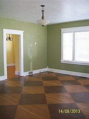 2nd image of 608 Hobson St
