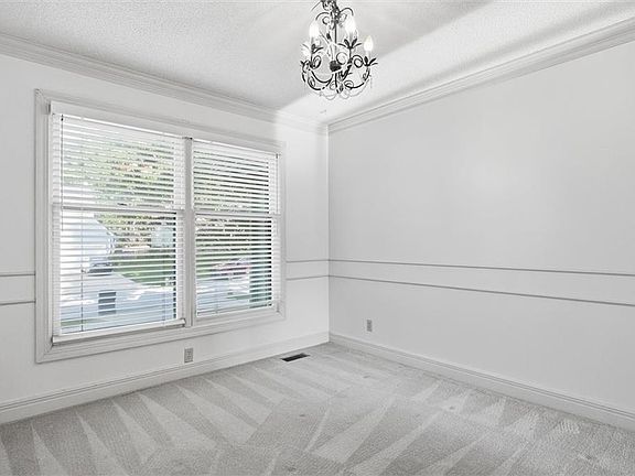 4th image of 17538 W 112th St