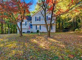 29 Camelot Dr, Cartersville, GA 30121