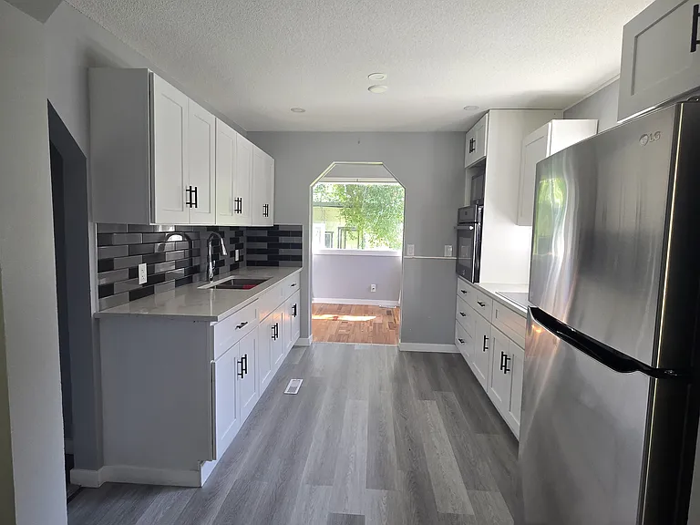 2414 27th St SE — Photo 4