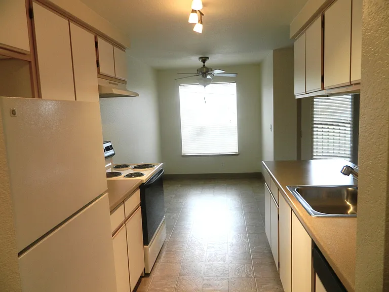 Springwater Trail Apartments — Photo 11