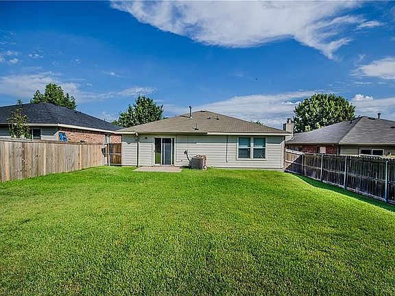 5th image of 3308 Sherbrooke Pl