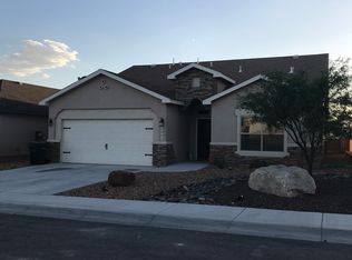 2001 Troy Dr, Carlsbad, NM 88220