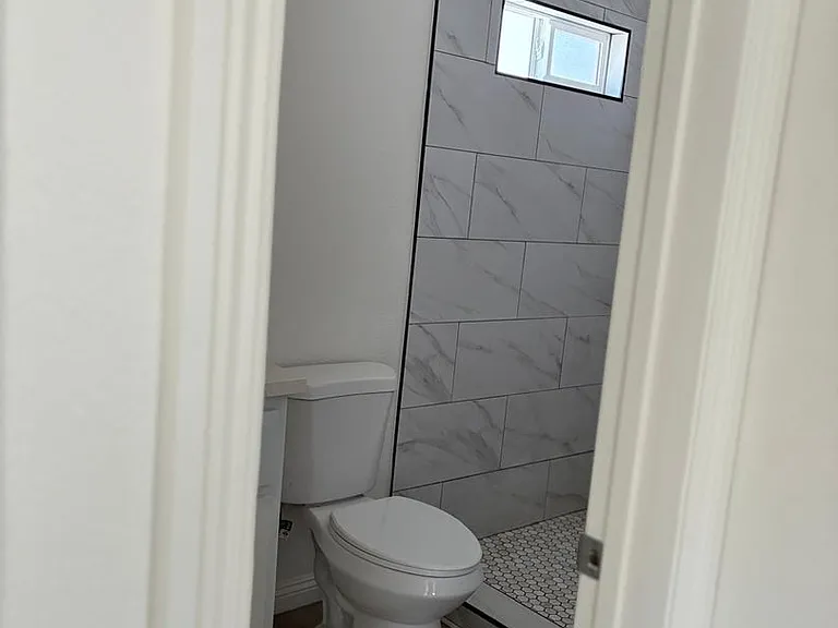 9521 1/2 Laurel St — Photo 3