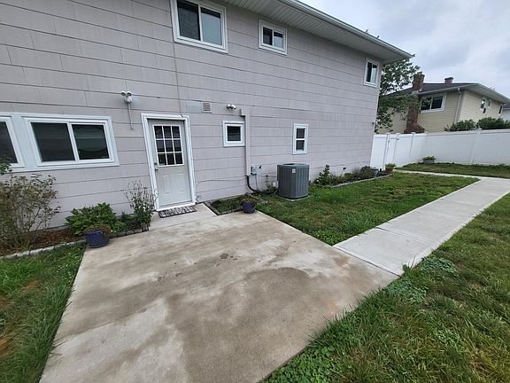 2nd image of 36 Espie Ln #2