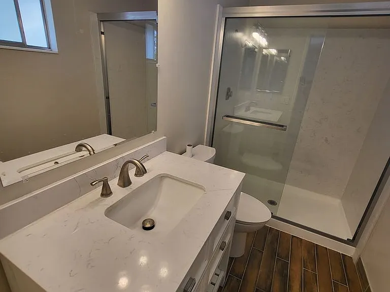 2621 Woodcrest Ln — Photo 6