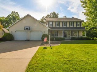 907 Pinecrest Rd, Green Bay, WI 54313