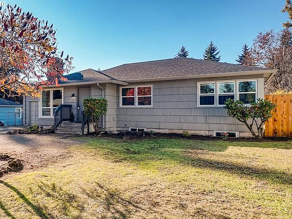 2nd image of 712 SE 102nd Ave