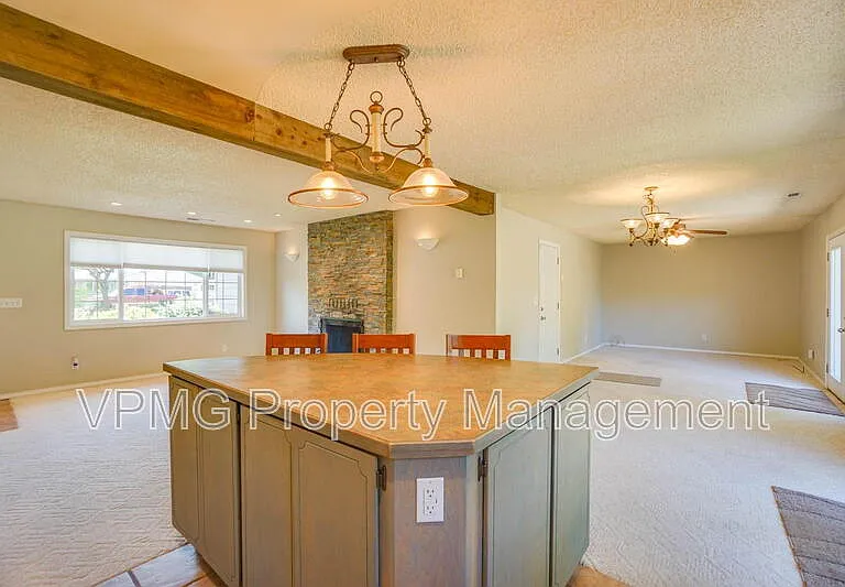 12014 NE 16th St — Photo 13