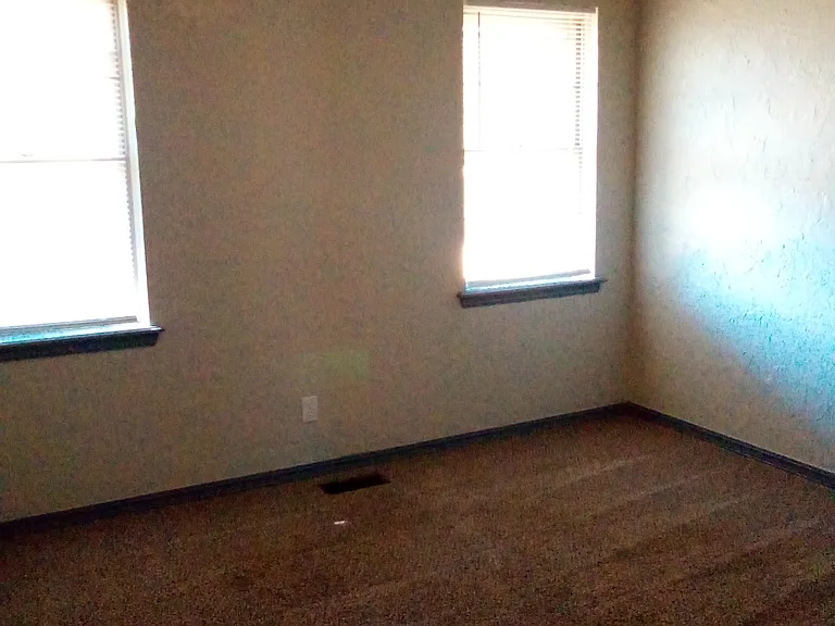 1318 SW 42nd St — Photo 21