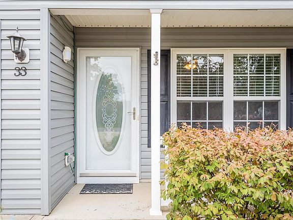 2nd image of 33 Clayton Ct