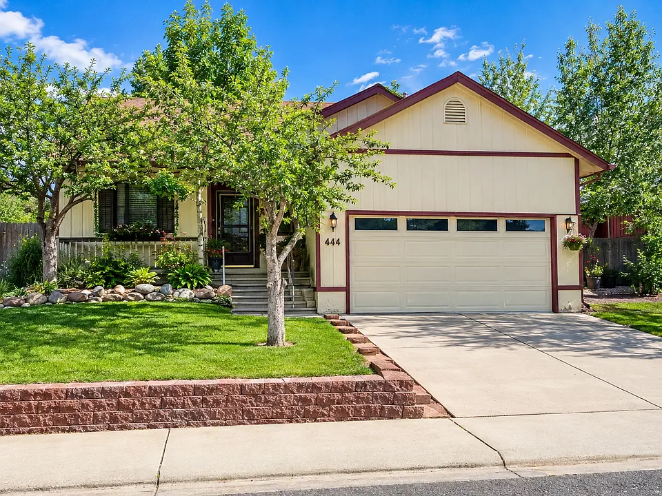 444 Palmetto Dr