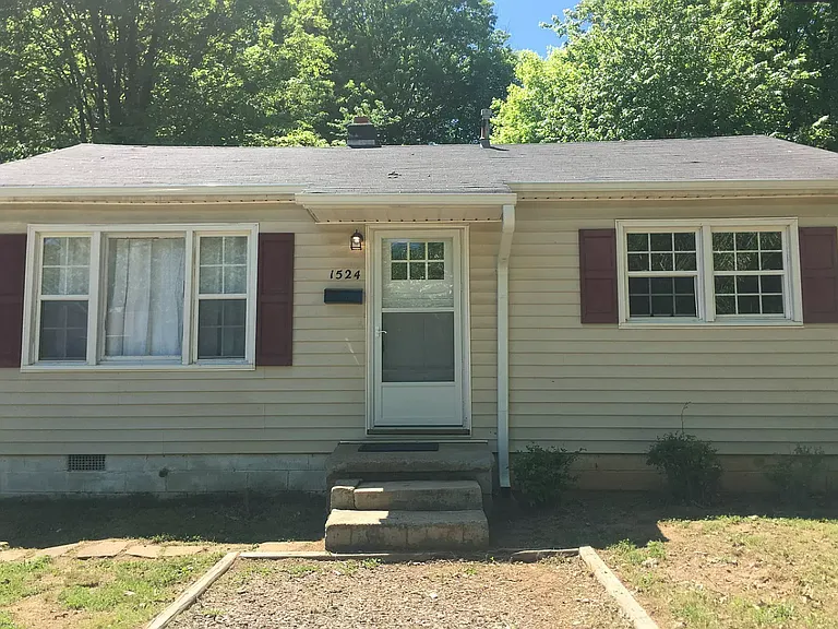 1524 Argonne Blvd — Photo 1
