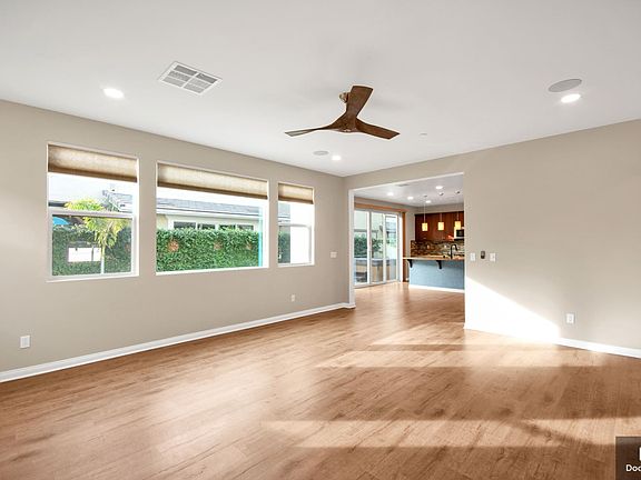 2nd image of 992 18th St