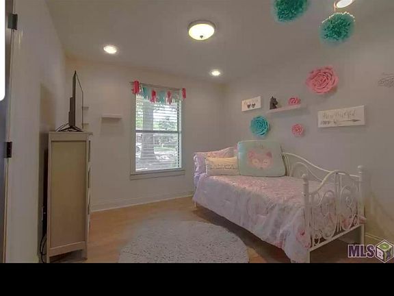 4th image of 30612 Anderson Dr