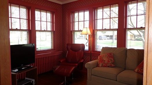 4th image of 2403 W Moss Ave