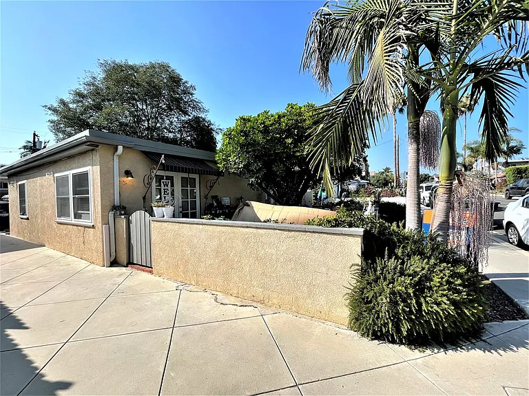156 W Marquita #C — Photo 11