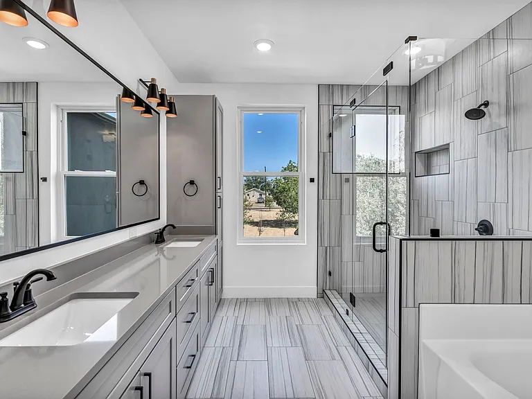 1006 E Marble St — Photo 9