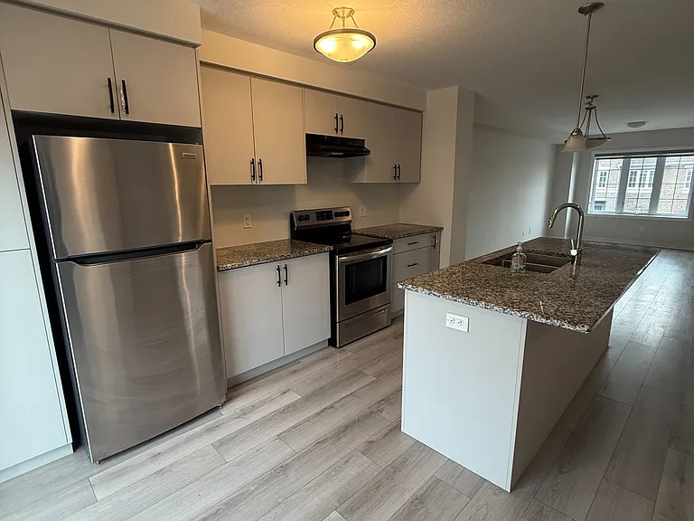 311 Woolwich St #16 — Photo 2