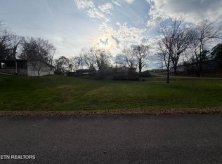 Rogers St, Clinton, TN 37716