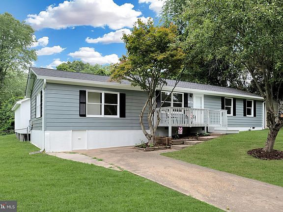 2nd image of 1402 Elizabeth Dr