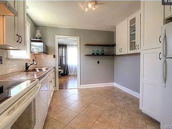 4th image of 7423 Wentworth Ave