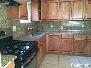 3rd image of 6759 Amboy St
