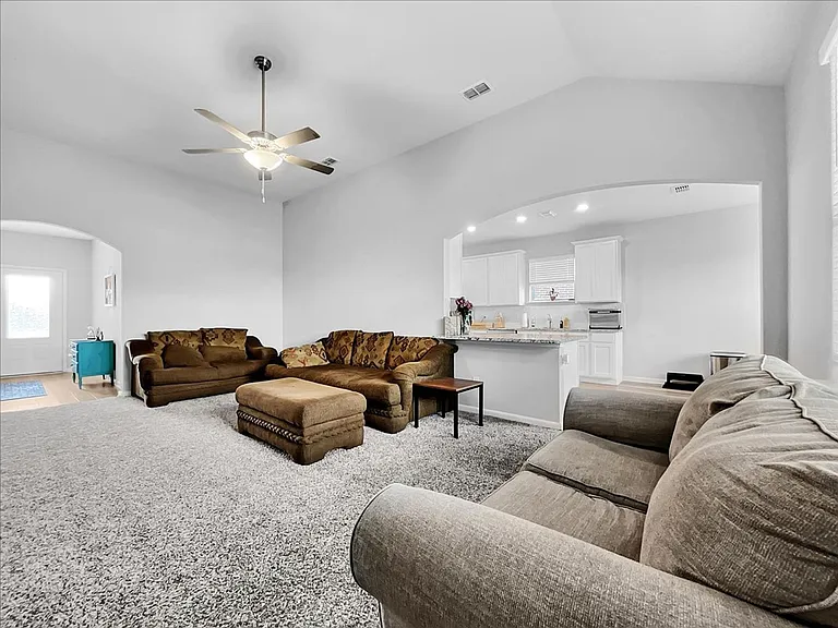 2112 Erlinda Dr — Photo 5