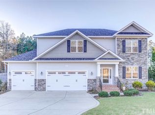 121 Summit Overlook Dr, Clayton, NC 27527
