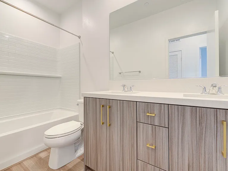 1307 Bushell St — Photo 11