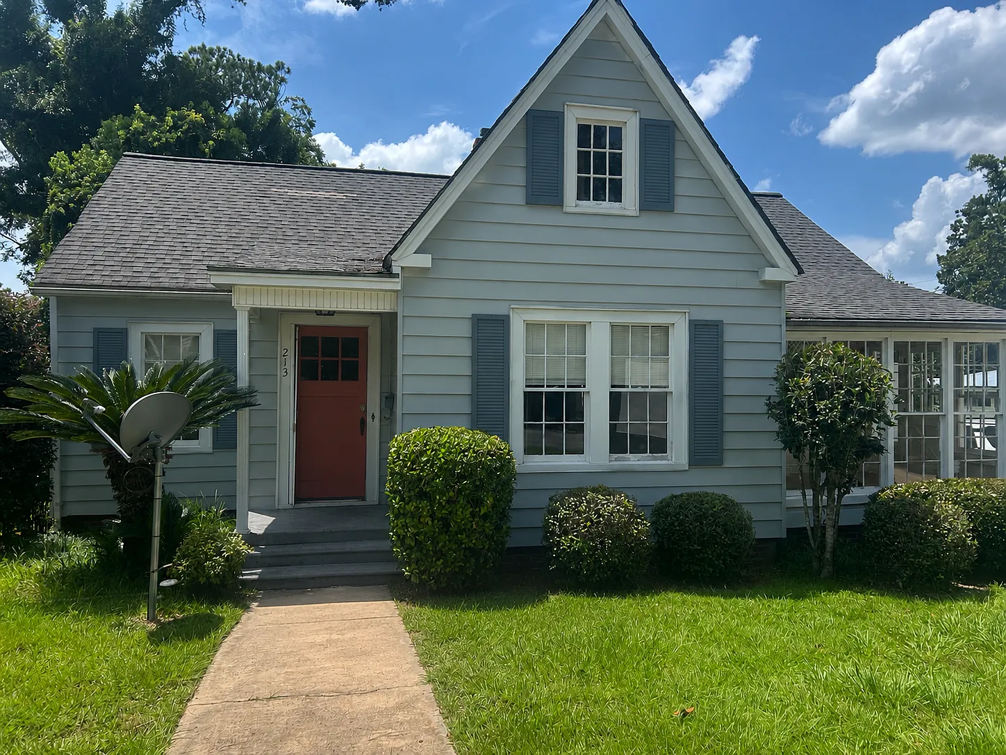 3 bed, 1700 sqft, $1,350 — Photo 1