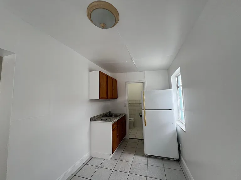 NW 60th Ave — Photo 8