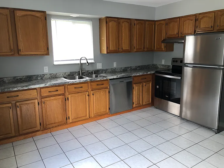 1102 Caulks Hill Rd — Photo 4