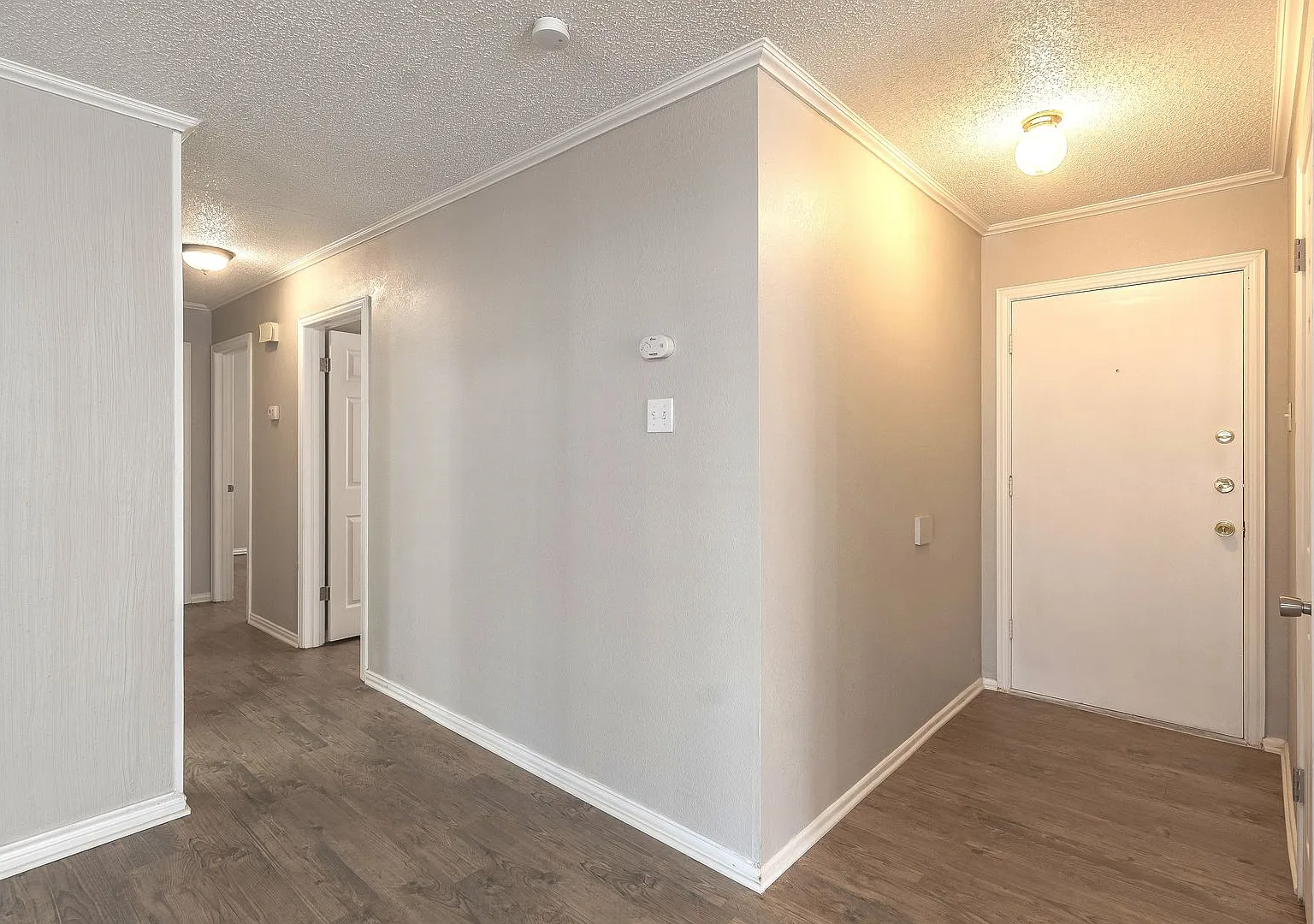 Cute & Cozy Fully Remodeled 3 Bedroom 2 Bath Home! — Photo 3