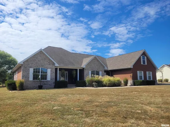 475 N Dartmouth Ln, Mount Vernon, IL 62864