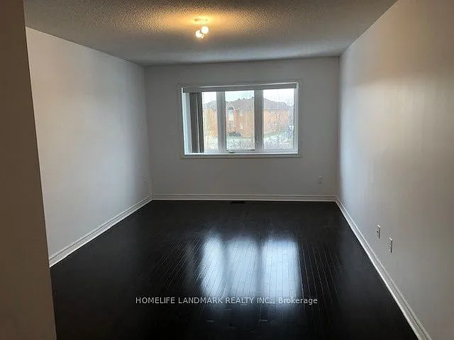 37 Napanee St — Photo 10