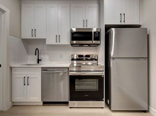 2405 4th Ave NE #B, Calgary, AB T2N 0P3