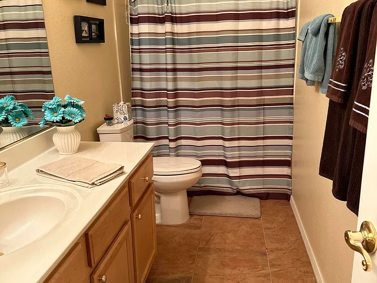 8374 W Oraibi Dr — Photo 16