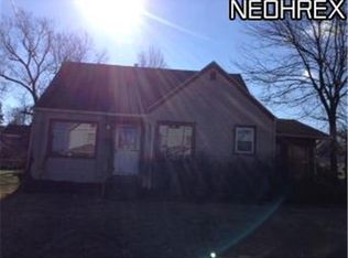 450 Elm St, Struthers, OH 44471
