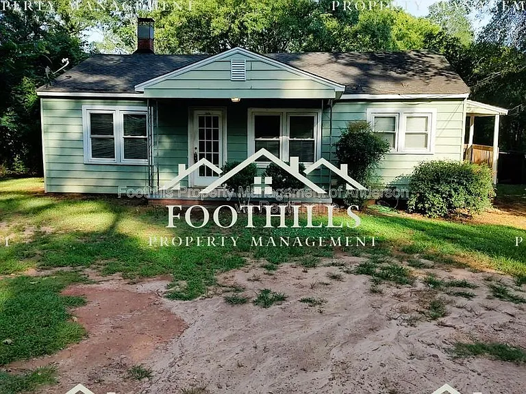 1302 Robbins Dr — Photo 14