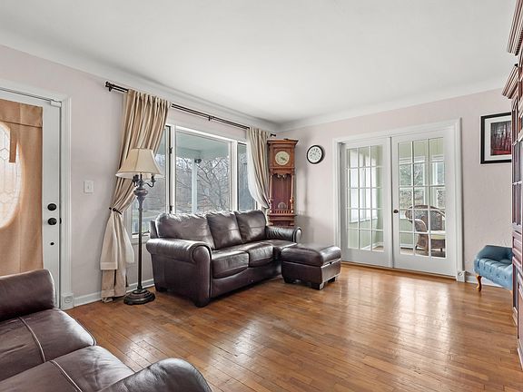 4th image of 2350 E B Ave