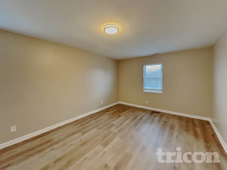 622 Meadowview Dr — Photo 8